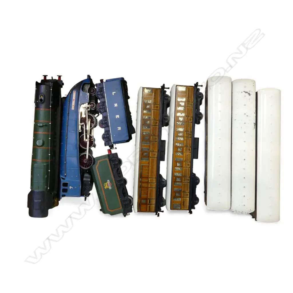 2 HORNBY DUBLO OO GAUGE ENGINE TENDER & 5 CARRIAGES Image 1++