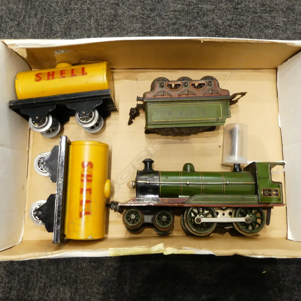 GERMAN O GAUGE ELECTRIC ENGINE TENDER & 2 CRANKO CARRIAGES Image 1++