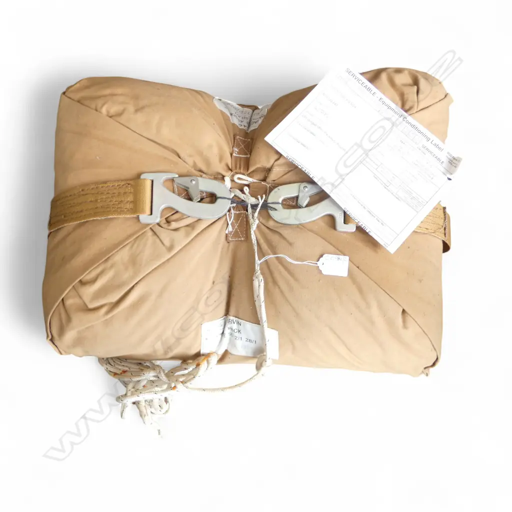 PARACHUTE IN CANVAS BAG Image 1++