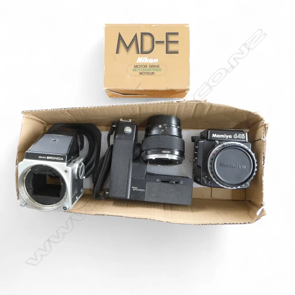 ASST. CAMERA GEAR INCL. MAMIYA 645 (BODY ONLY) Image 1++
