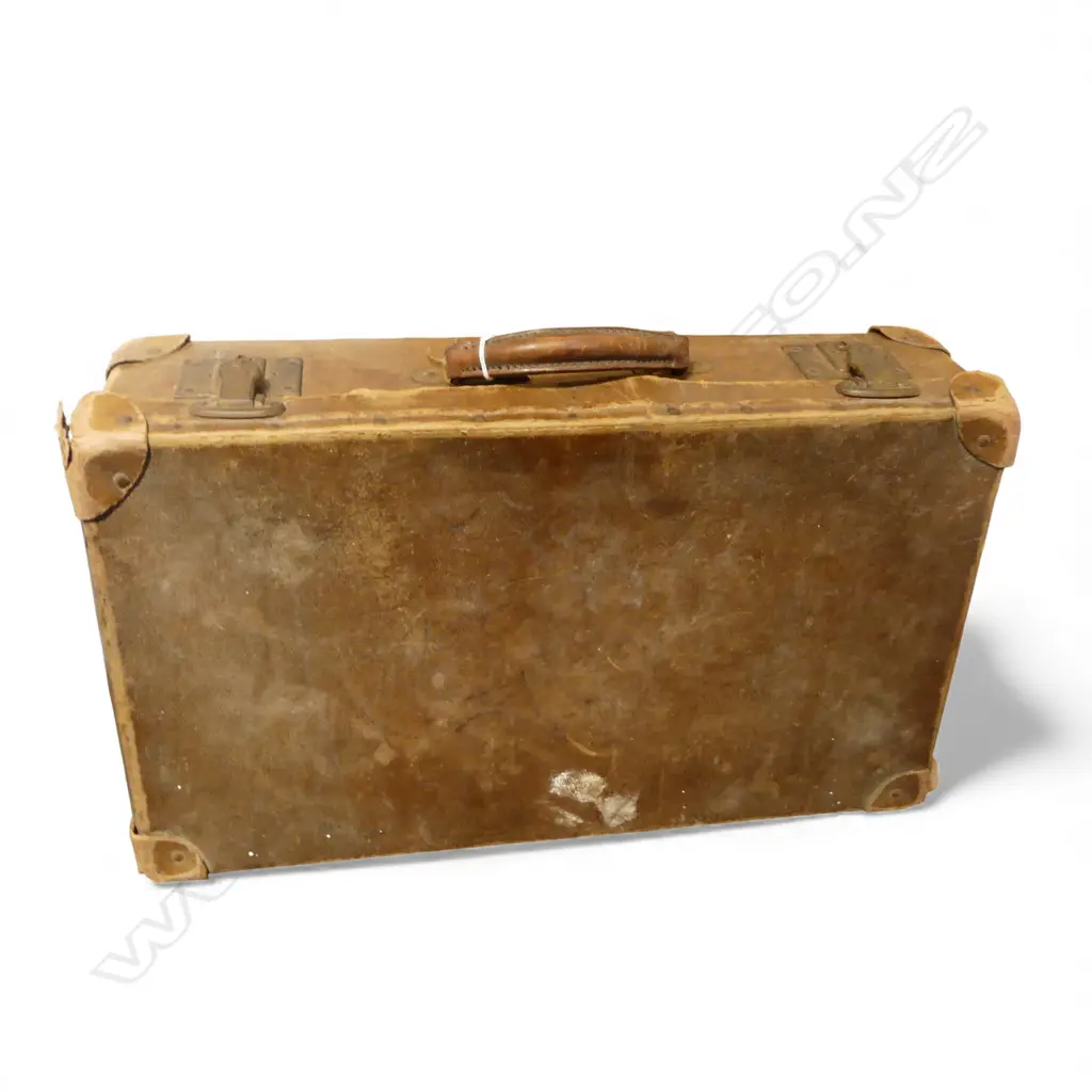 VINTAGE LEATHER SUITCASE Image 1++