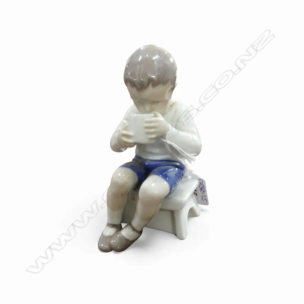 ROYAL COPENHAGEN FIGURE, BOY W BOOK ON STOOL H.140mm Image 1++