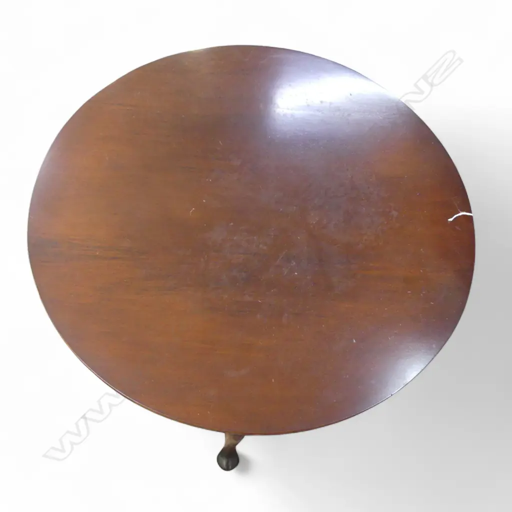 MAHOGANY COFFEE TABLE, 765mm dia Image 1++