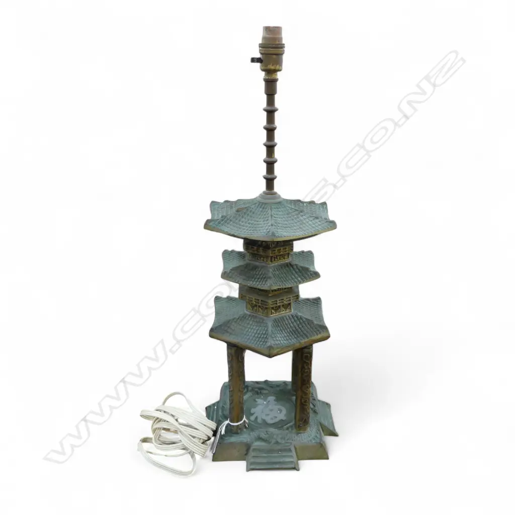 JAPANESE BRASS PAGODA TABLE LAMP H.580mm req. rewiring Image 1++