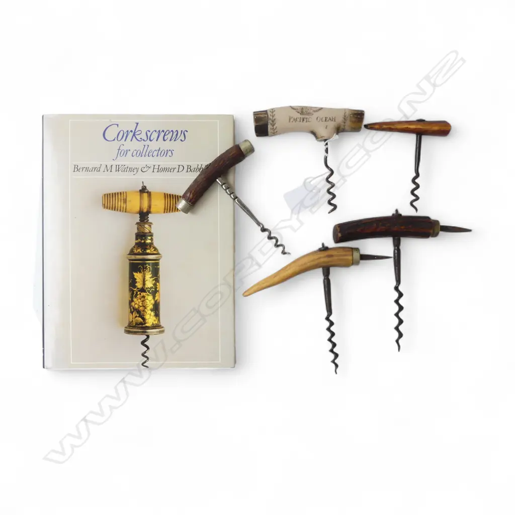 5 VINTAGE CORKSCREWS, HORN HANDLES H.140mm + COLLECTORS BOOK Image 1++
