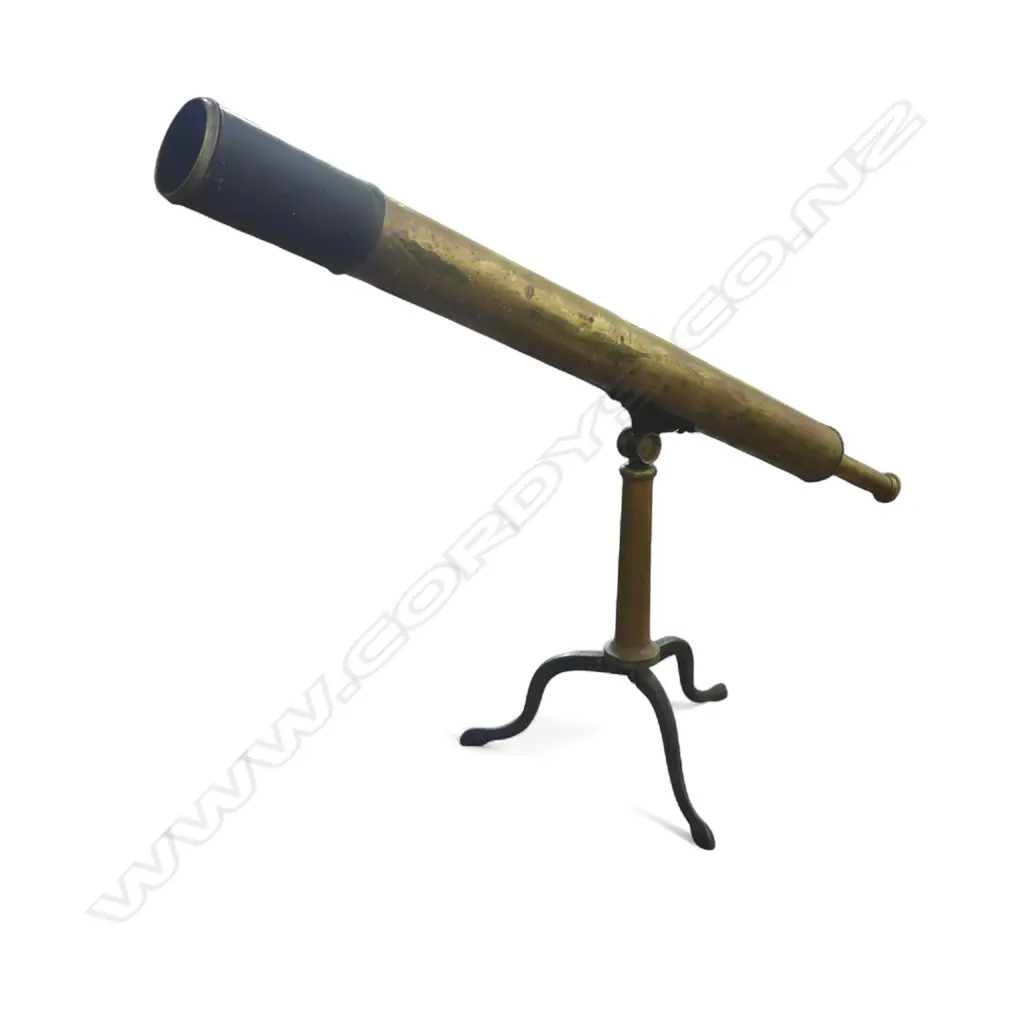 VINTAGE 'W. MACDONNELL & Co SYDNEY' BRASS TELESCOPE ON BRASS & IRON TRIPOD STAND L.1170mm Image 1++