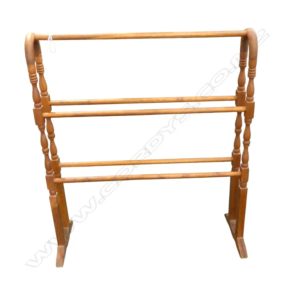 A VINTAGE WOODEN TOWEL RAIL, H.910MM W.780MM Image 1++