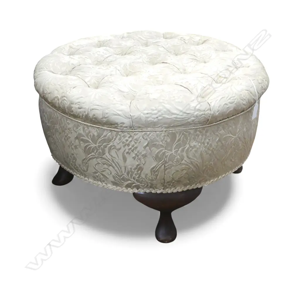 CIRCULAR UPHOLSTERED ARMCHAIR Dia.550mm Image 1++
