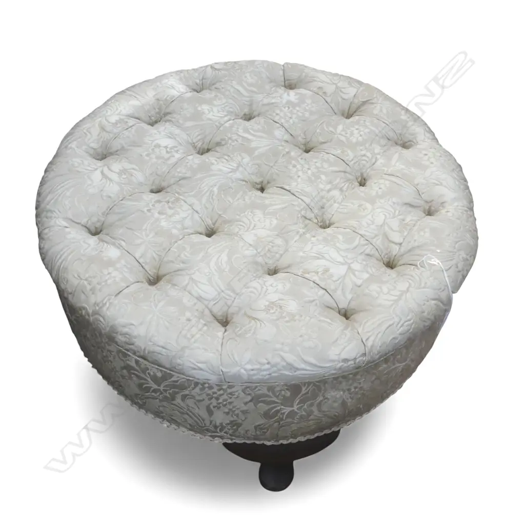 CIRCULAR UPHOLSTERED ARMCHAIR Dia.550mm Image 1++