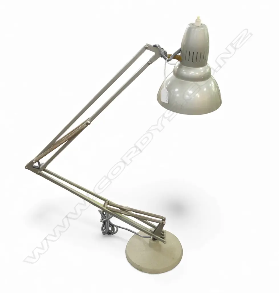 SUPERLUX ANGLE POISE TABLE LAMP Image 1++