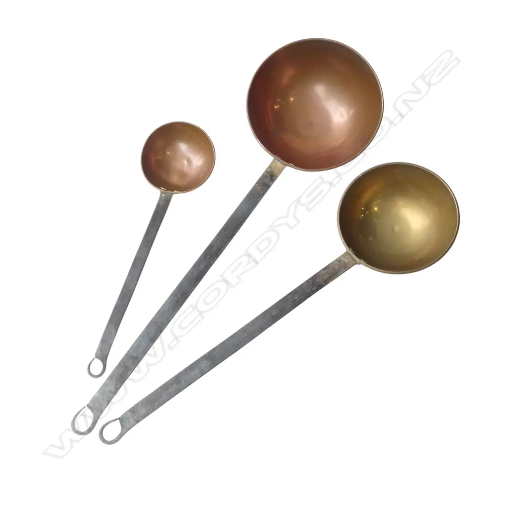 3 GRADUATED COPPER SPOONS L.580mm Image 1++