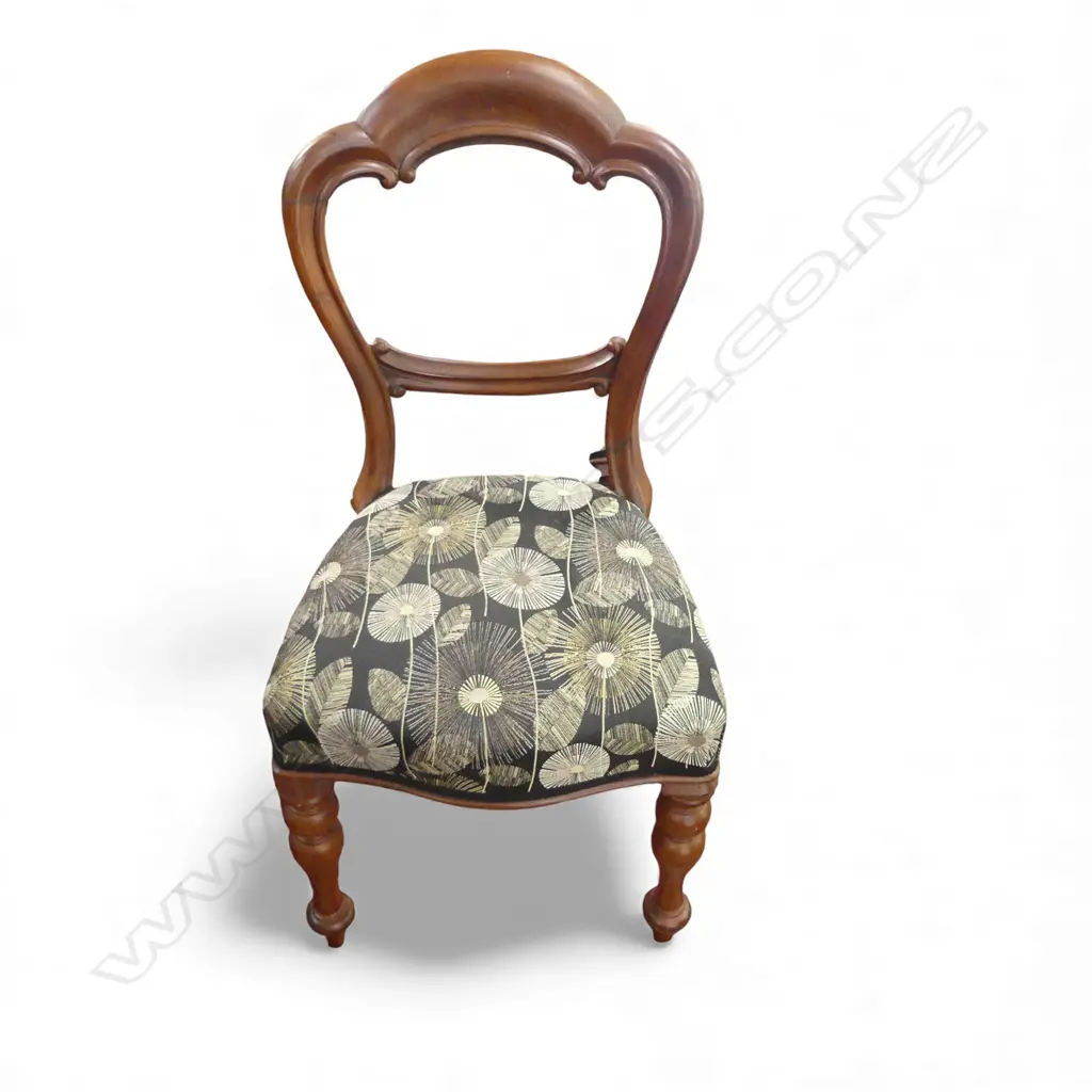 4 BALLOON BACK CHAIRS  Image 1++