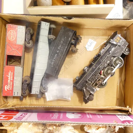 SEKI O GAUGE ELECTRIC ENGINE NO301 TENDER AF & 2 CARRIAGES