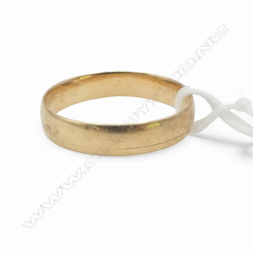 9ct GOLD PLAIN BAND HALF HOOP RING 2.7gms size T1/2 Image 1++