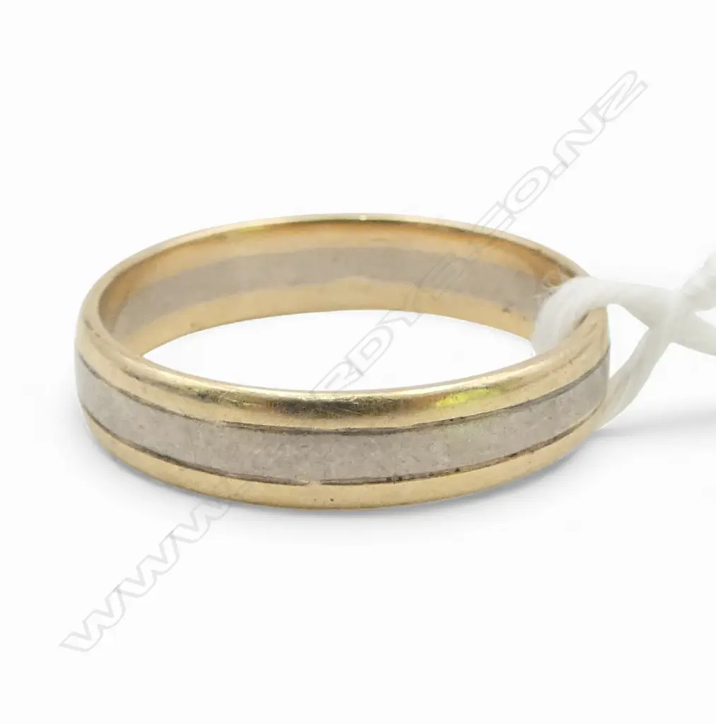9ct banded YELLOW & WHITE GOLD BAND RING 3.88gms SIZE T Image 1++