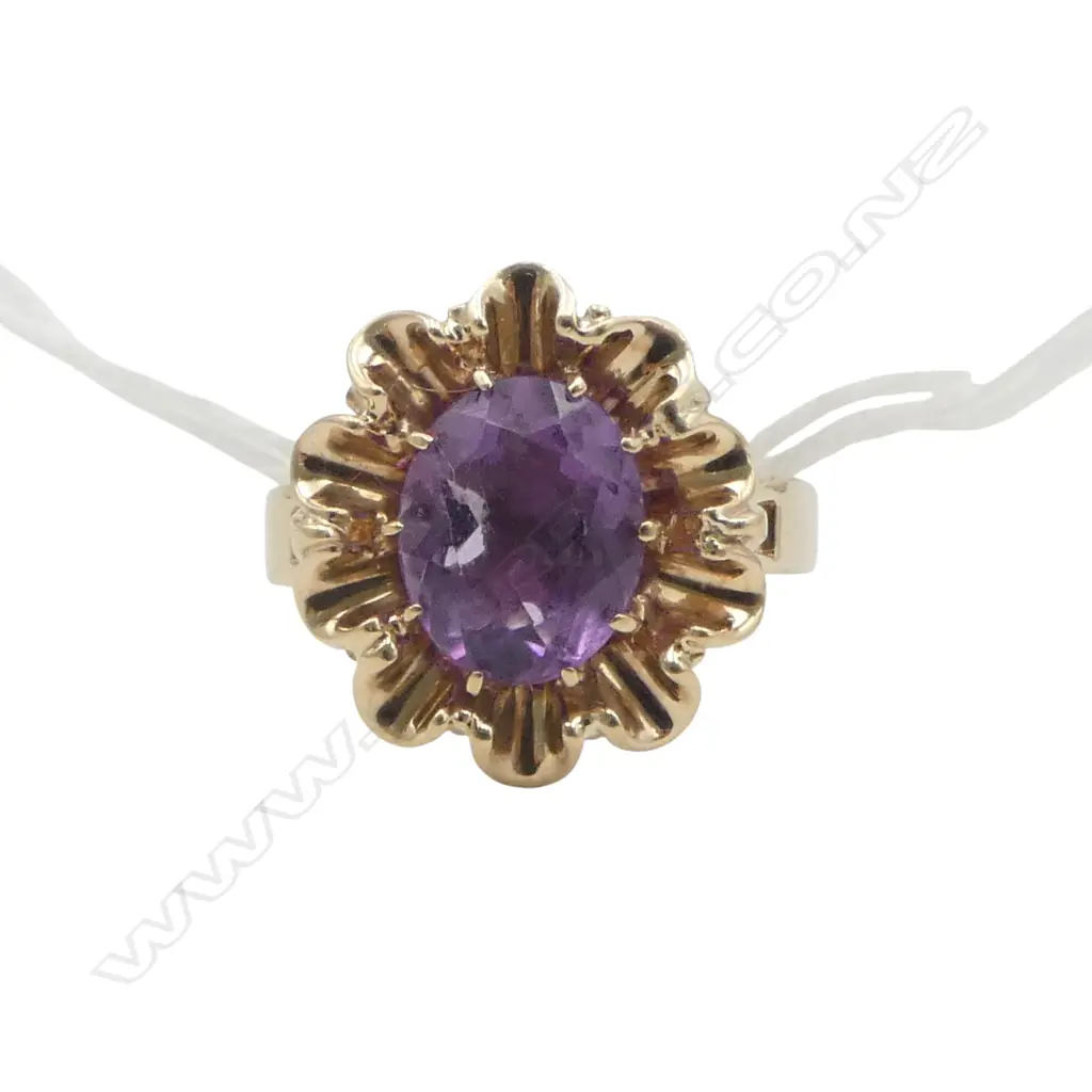 9ct GOLD & AMETHYST RETRO RING scalloped border 3.6gms SIZE S Image 1++