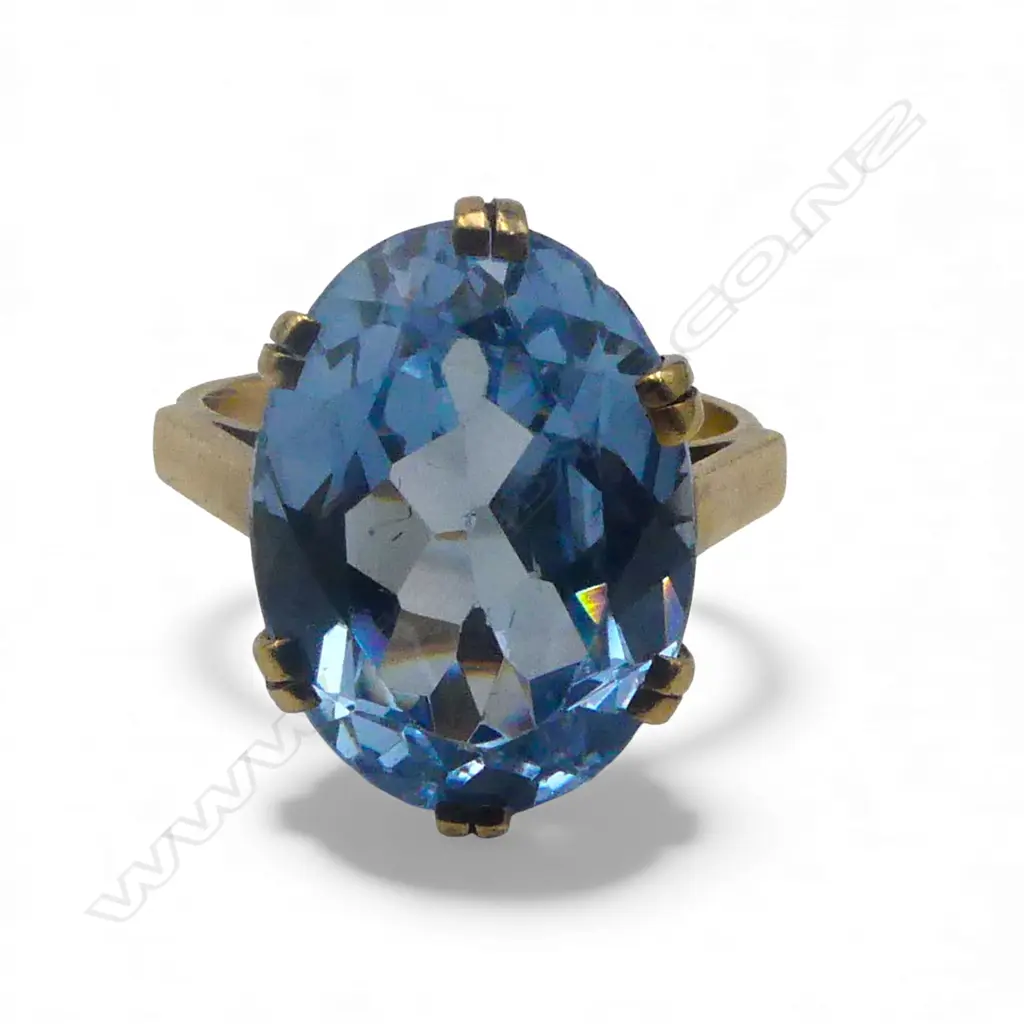 9ct GOLD & LGE faceted BLUE TOPAZ? STONE RING 6.4gms SIZE Q Image 1++
