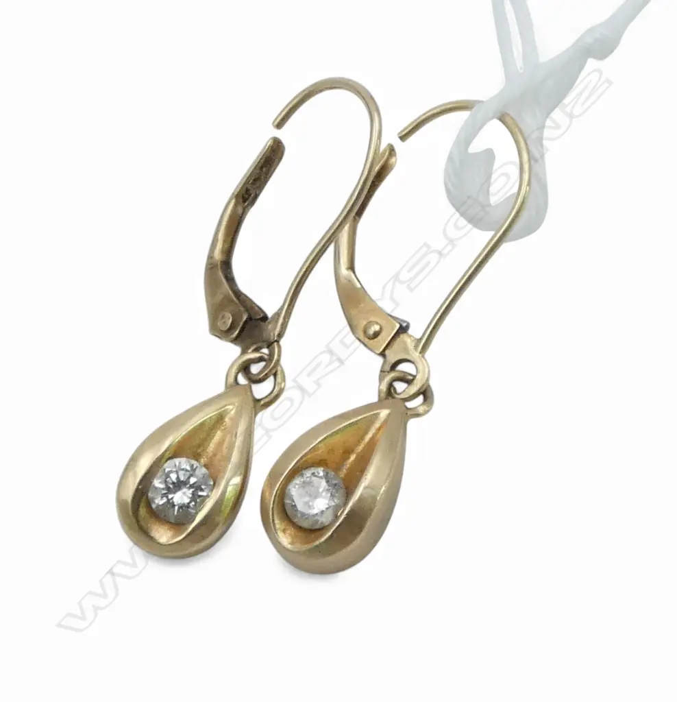 PR 14ct GOLD & SOLITAIRE DIAMOND DROP EARRINGS pierced ears 2.72gms Image 1++