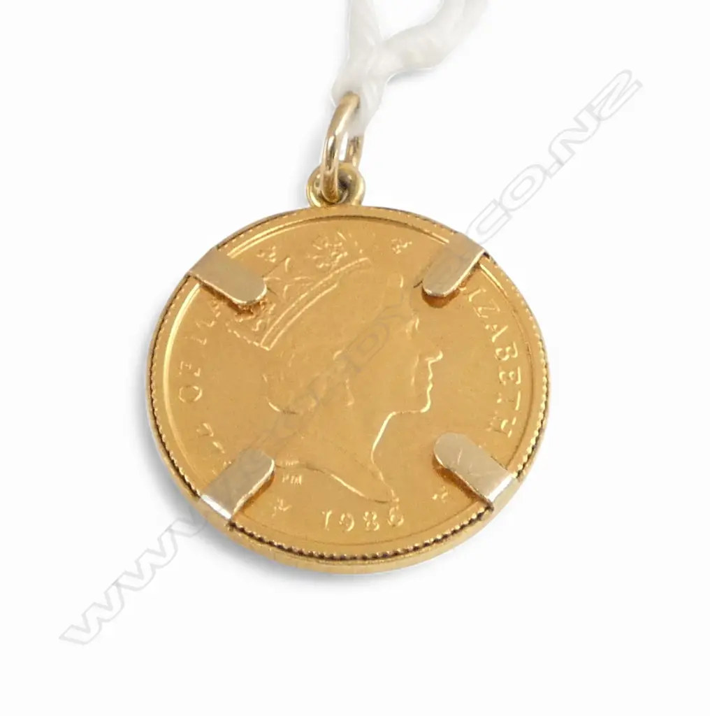 1987 ISLE OF MAN Gold 1/10 ounce ANGEL COIN in GOLD FRAME  3.76gms total Image 1++