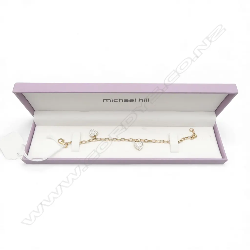9ct CHAIN BRACELET w 2 CZ HEARTS, 3.10gm Image 1++