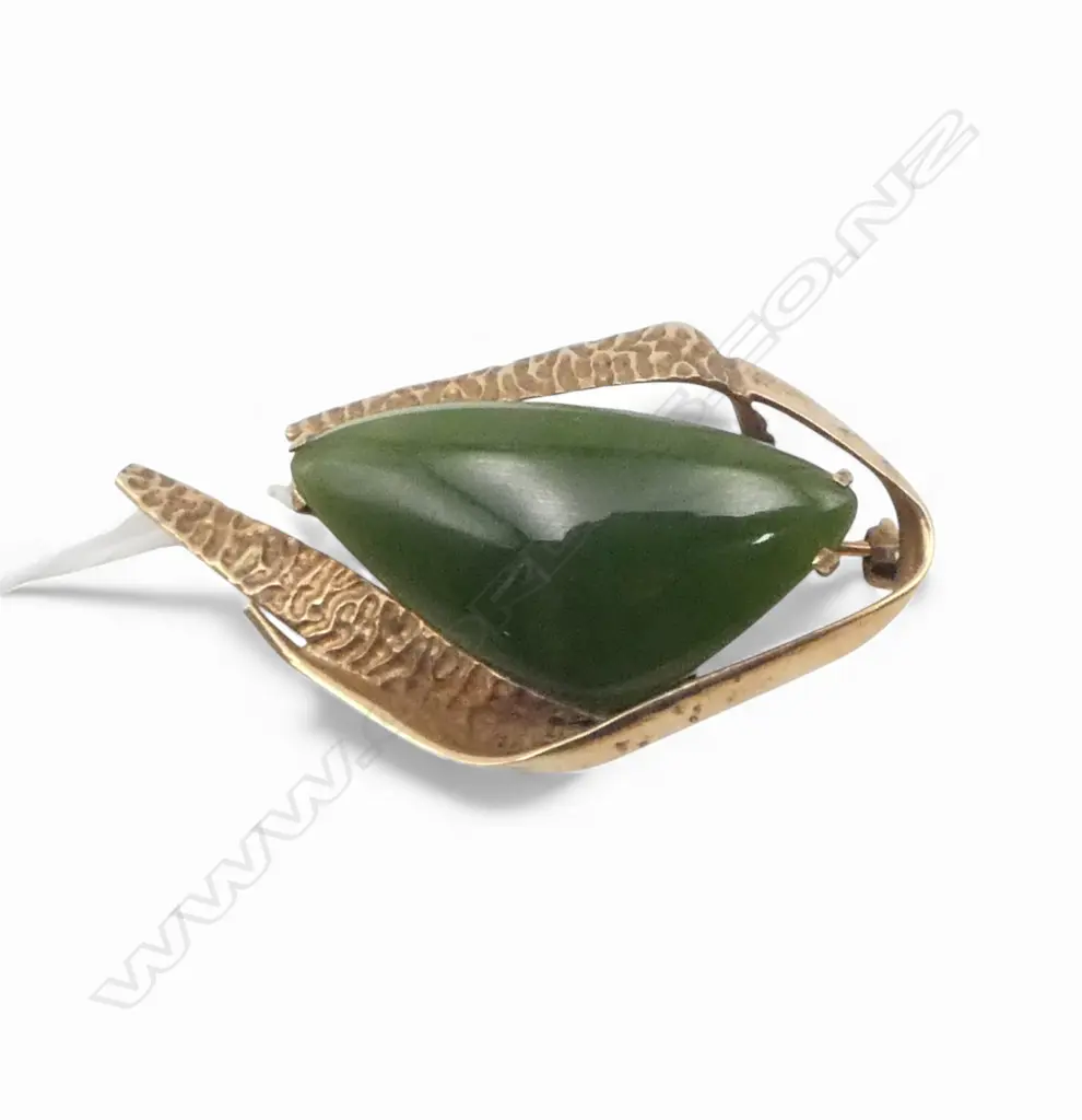 9ct GOLD & POUNAMU BROOCH 9.76gms Image 1++