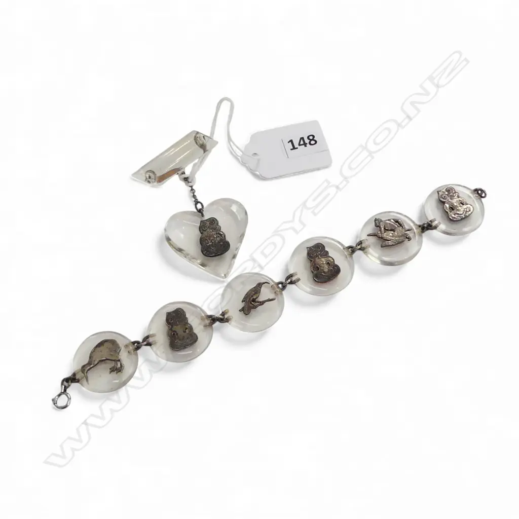 LUCITE & SILVER? N.Z. FAUNA & MAORI MOTIF NECKLACE & BROOCH SET Image 1++