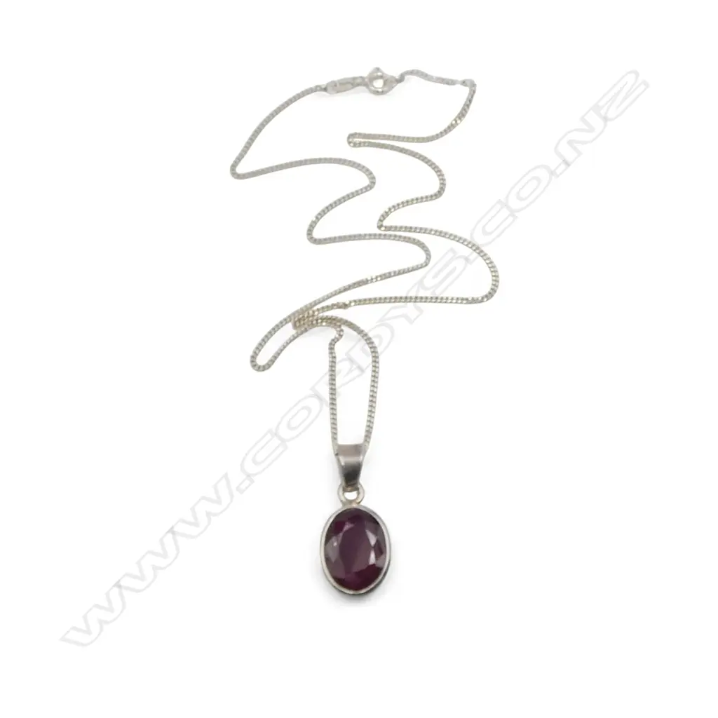 STERLING SILVER  LARGE RUBY PENDENT ON  SILVER CABLE CHAIN  46cm.2gms Image 1++
