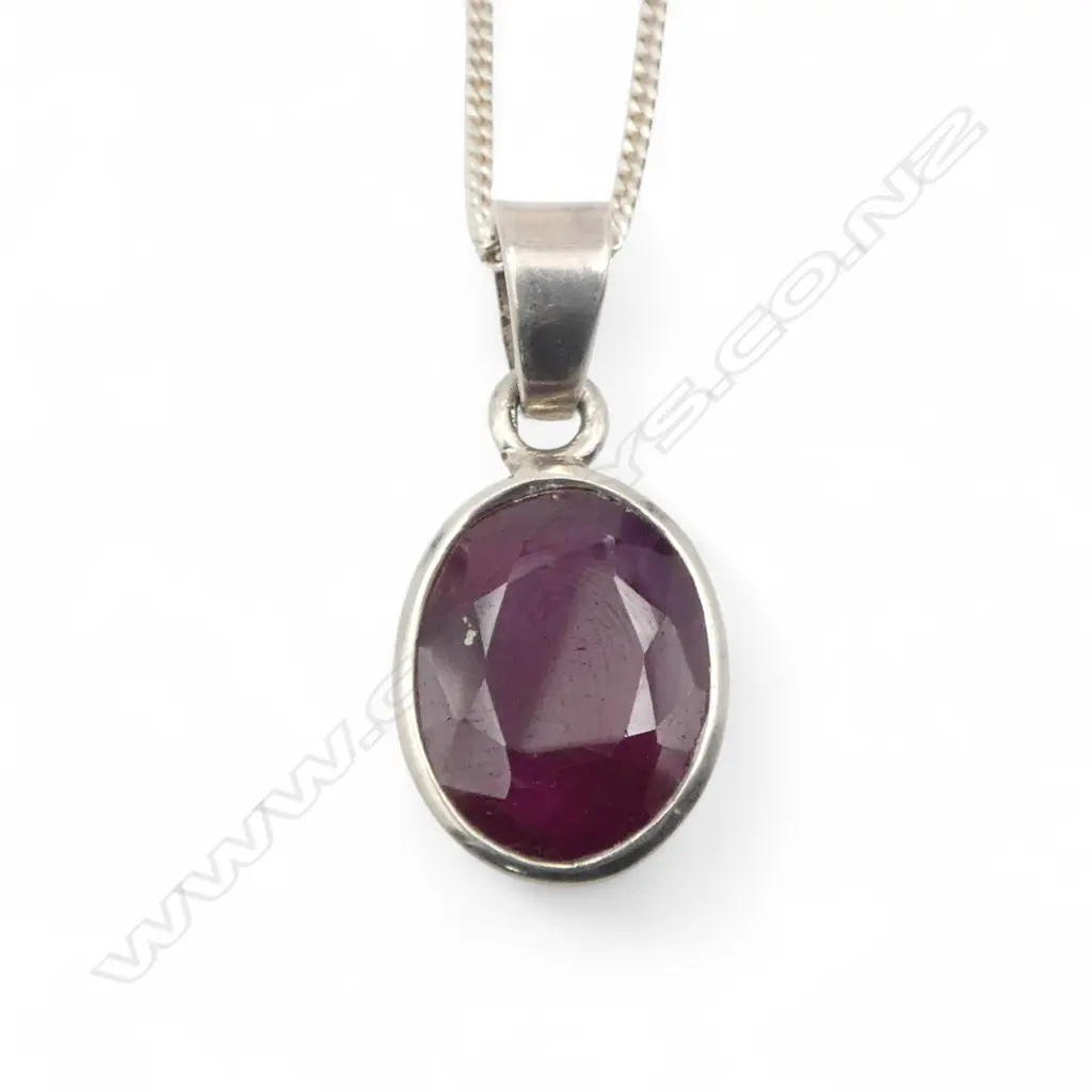 STERLING SILVER  LARGE RUBY PENDENT ON  SILVER CABLE CHAIN  46cm.2gms Image 1++