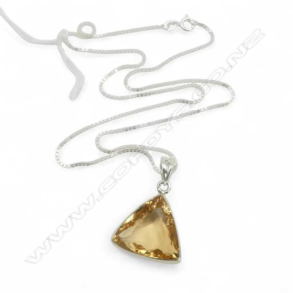 SILVER & CITRINE PENDANT on SILVER CHAIN Image 1++