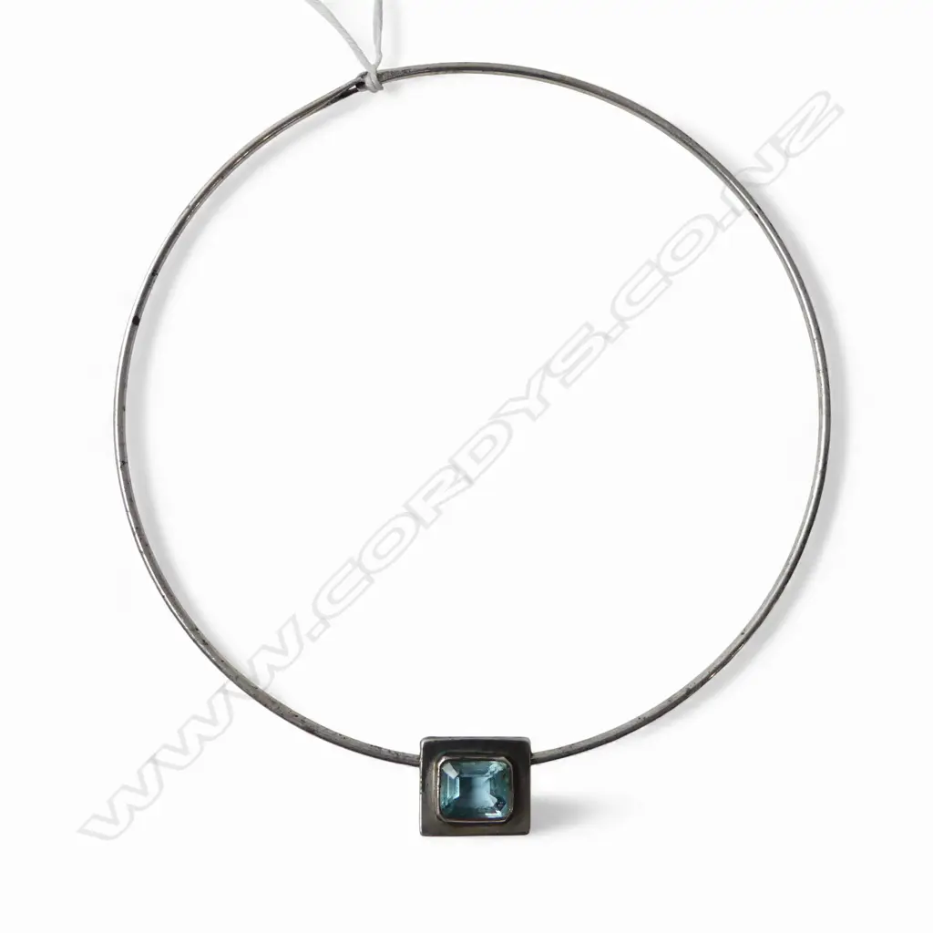 SILVER OMEGA STYLE BLUE TOPAZ NECKLACE, valuation Image 1++