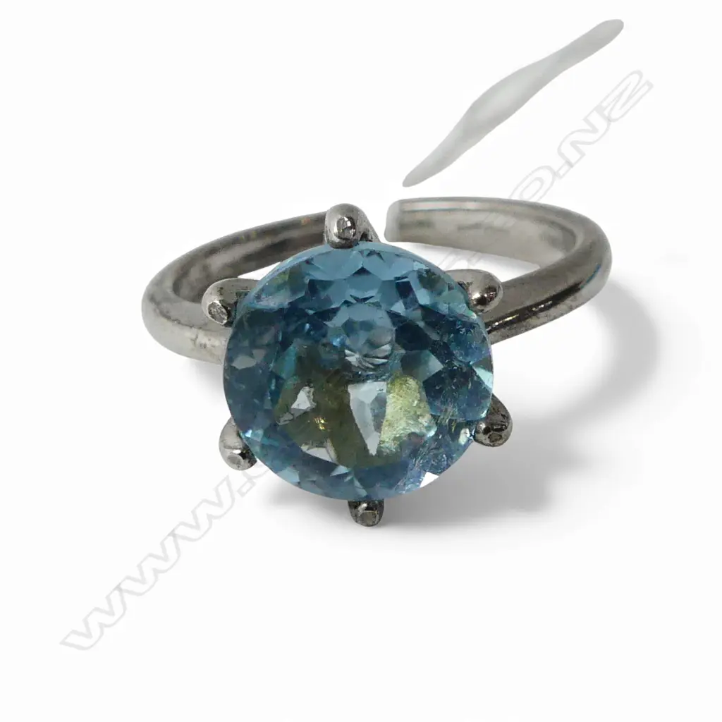 BLUE TOPAZ SOLITAIRE RING w AIG CERTIFICATION Image 1++