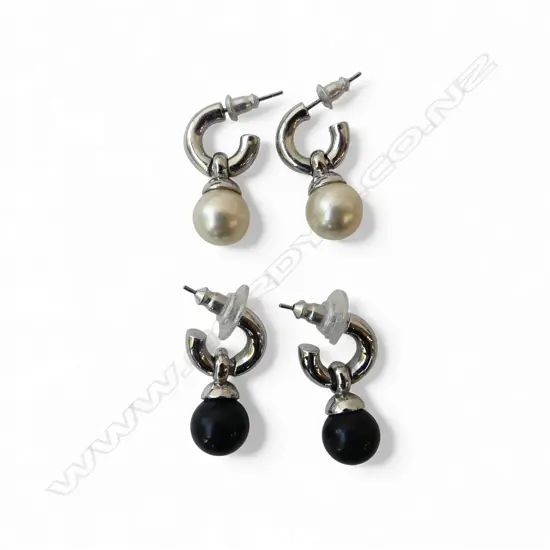 2 PRS PEARL STYLE SILVER PLATED EARRINGS