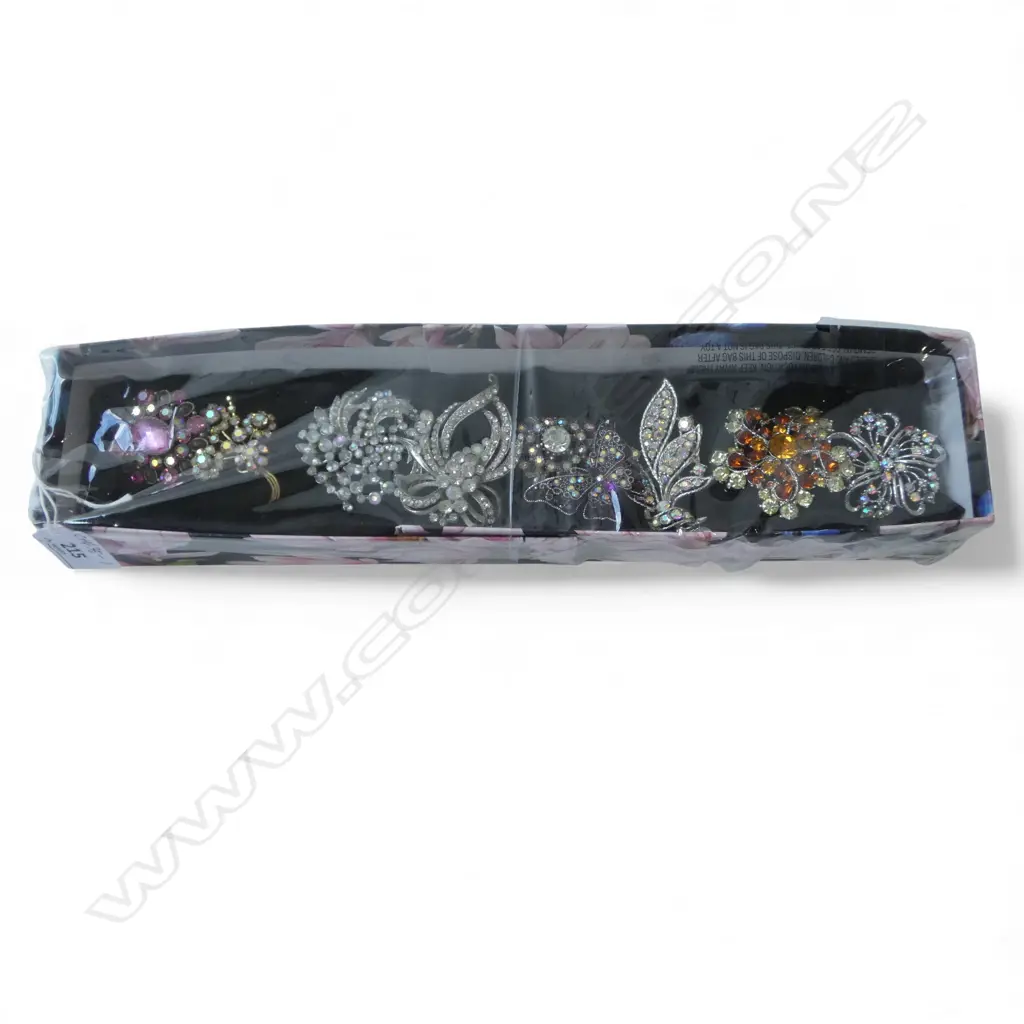 8 LRG VINTAGE AURORA BOREALIS BROOCHES & 1 PENDANT Image 1++