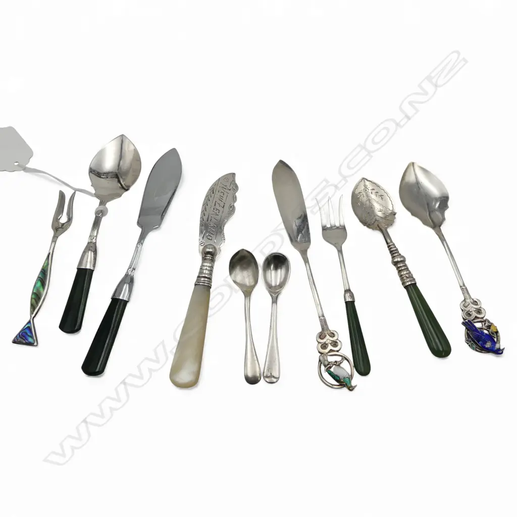 10 PCES CUTLERY; 8 STG, 2 EP w. GREENSTONE HANDLES Image 1++
