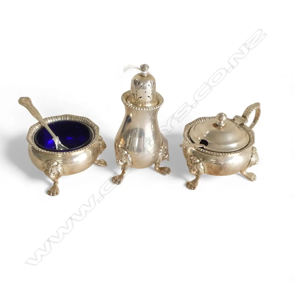 3PCE STG SILVER CONDIMENT SET: salt + mustard w spoon + lge pepper w spoon 403gms. w blue glass liners.  Image 1++