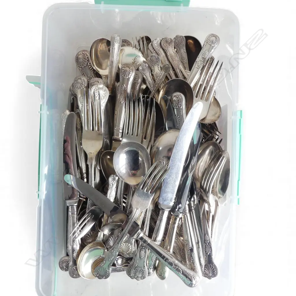 LG SILVER PLATE KINGS PATTERN CUTLERY SET Image 1++