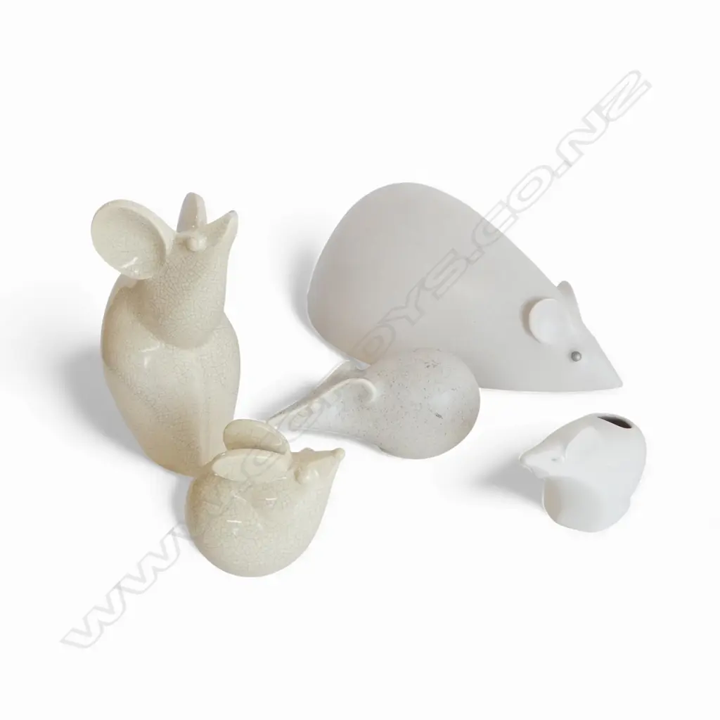 5 JAPANESE MID CENTURY CERAMIC MICE FIGURINES, 230 x 100mm (largest), 1 nose scuffed Image 1++