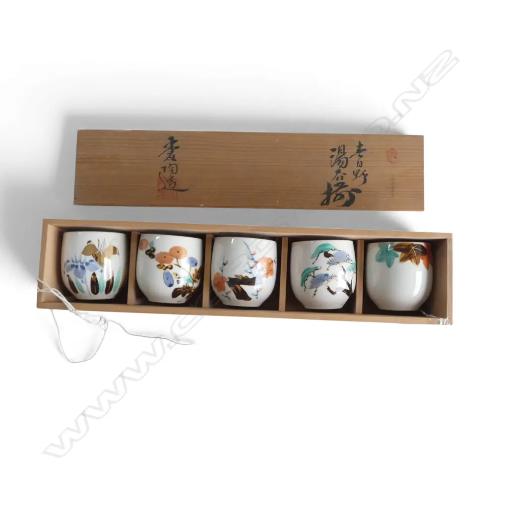 5 FINE HAND PAINTED JAPANESE PORCELAIN TEA CUPS, BOXED, SIGNED Image 1++