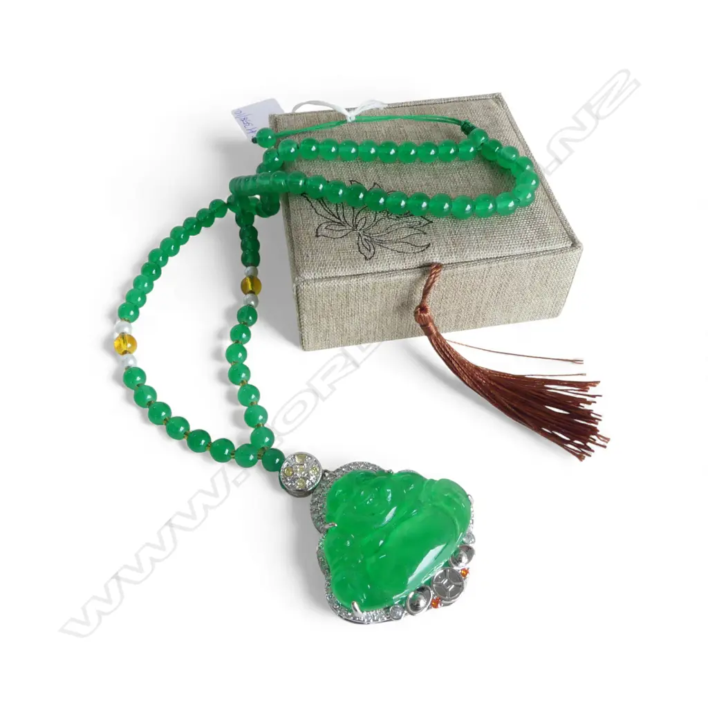 CHINESE FAUX JADE BUDDHA PENDANT NECKLACE, BOXED Image 1++
