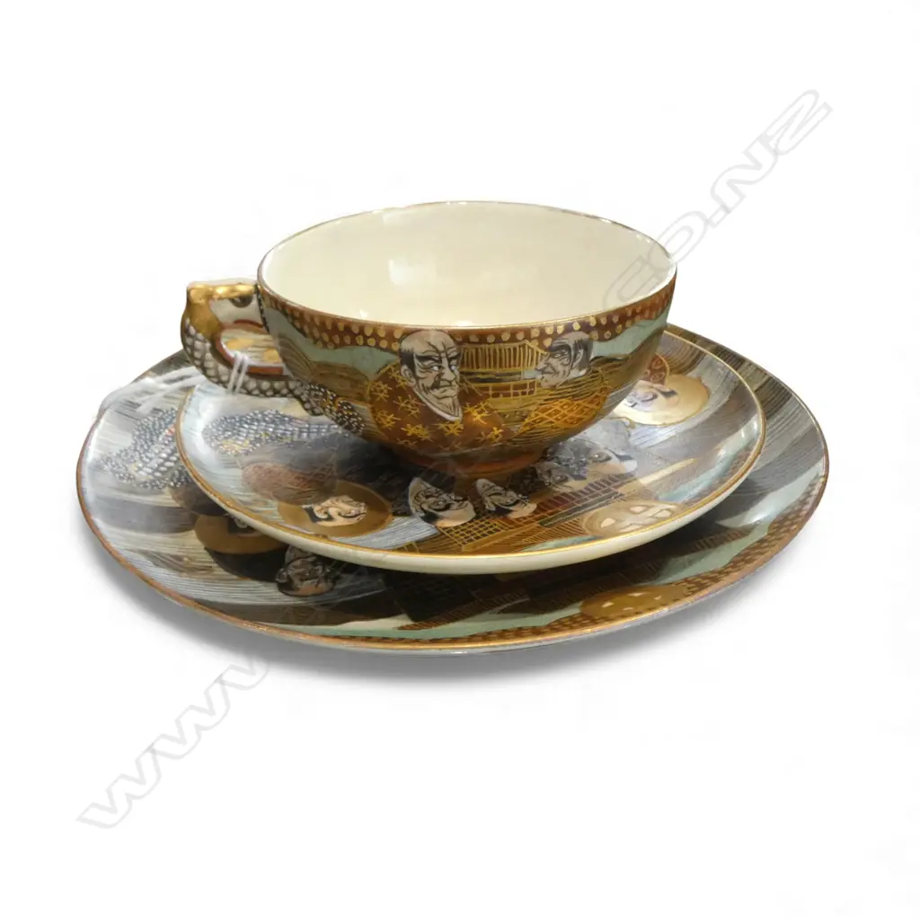 SATSUMA TRIO, SIGNED TO BASE 180mm dia Image 1++