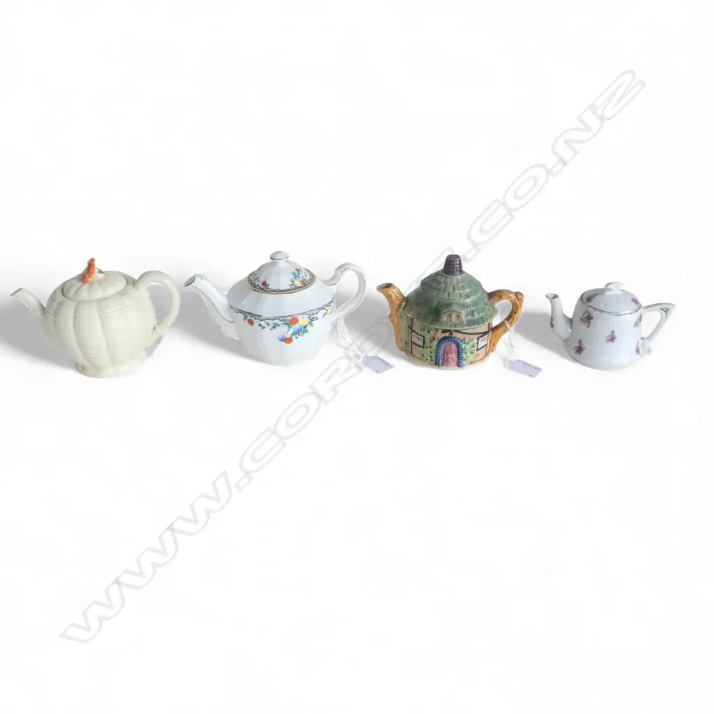 COLLECTION 4 VINTAGE CHINA TEAPOTS AV H110MM Image 1++