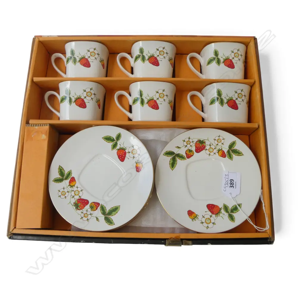 MID CENTURY BOXED L340 JAPANESE 6PC COFFEE SET STAWBERRY PAT Image 1++