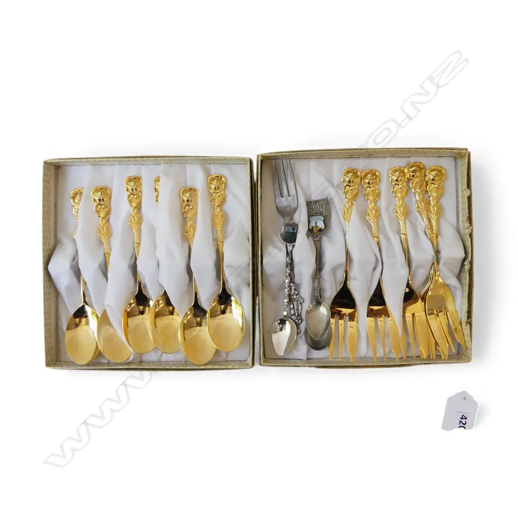 12 PCES EETRITE 24K GOLD PLATED CUTLERY, BOXED + 4 SILVER? SPOONS Image 1++