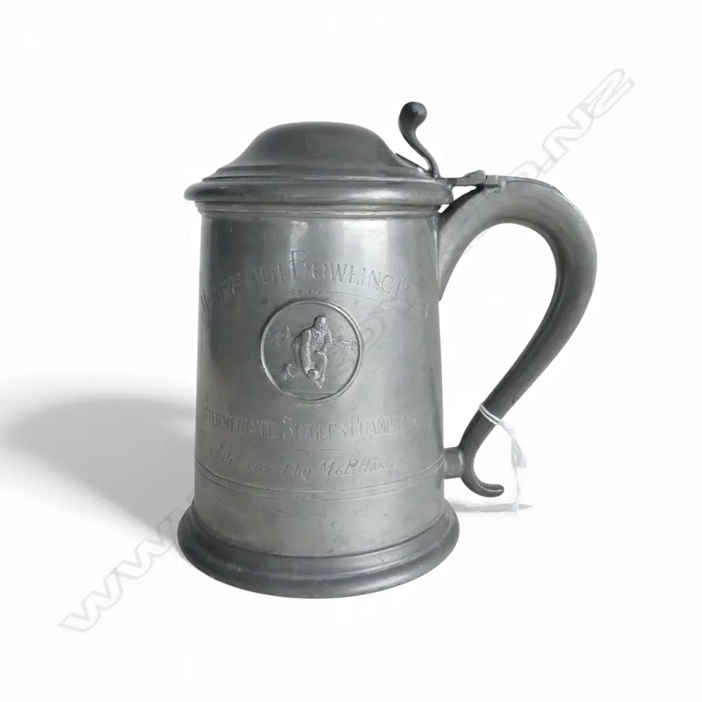 WALKER & HALL HOWARD PEWTER TROPHY TANKARD  'MAIRANGI BOWLING CLUB' H.190mm Image 1++
