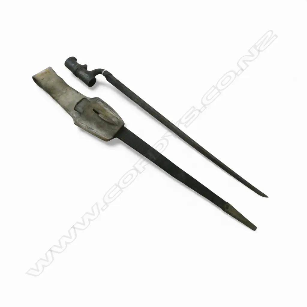VINTAGE 3 SIDED BAYONET IN SCABBARD L.525mm OVER-ALL # 985 to bayonet fitting & scabbard (matching numbers) Image 1++