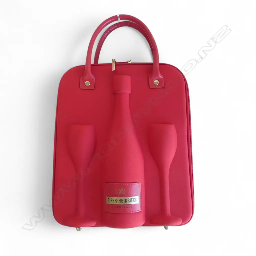 PIPER-HEIDSIECK CHAMPAGNE CARRY BAG 360x310mm Image 1++