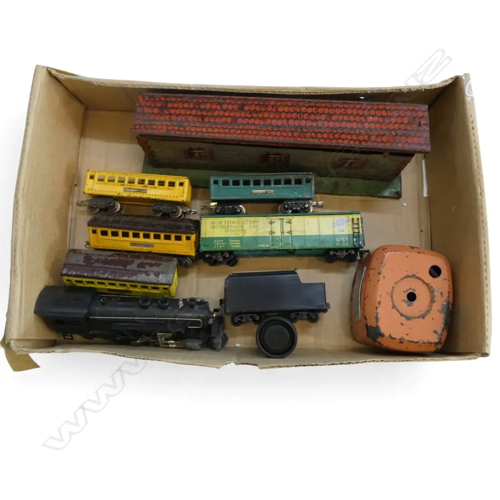 SAKAI STANDARD ELECTRIC ENGINE TENDER 5 CARRIAGES & TIN STATION Image 1++