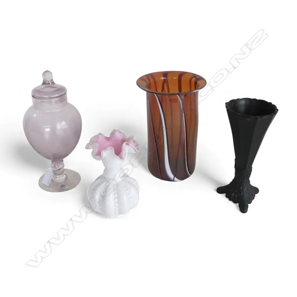 4 ASST. GLASS VASES (1 LIDDED) H.250mm Image 1++