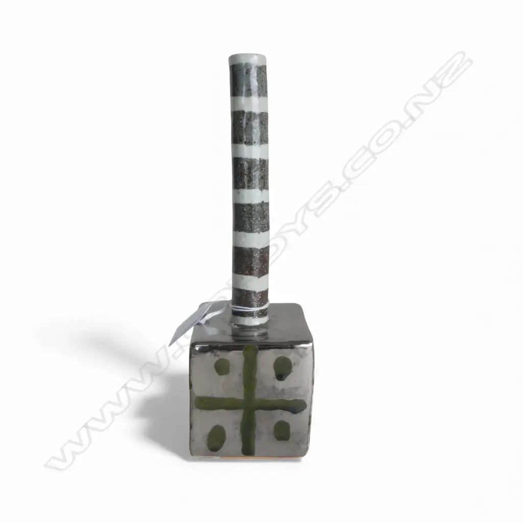 JAPANESE CERAMIC VASE, H230mm, signed Image 1++