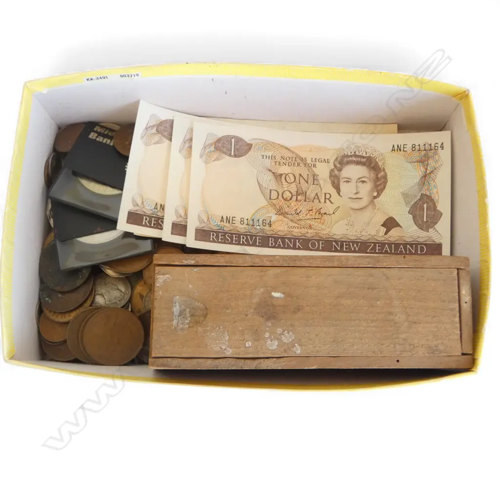 ASST. COINS, 4 NZ $1 BANK NOTES (BRASH), DOMINOES Image 1++